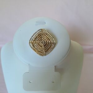 Vintage Gold Tone Diamond Square Cut Out Filigree Ridge Dress T-Shirt Scarf Clip